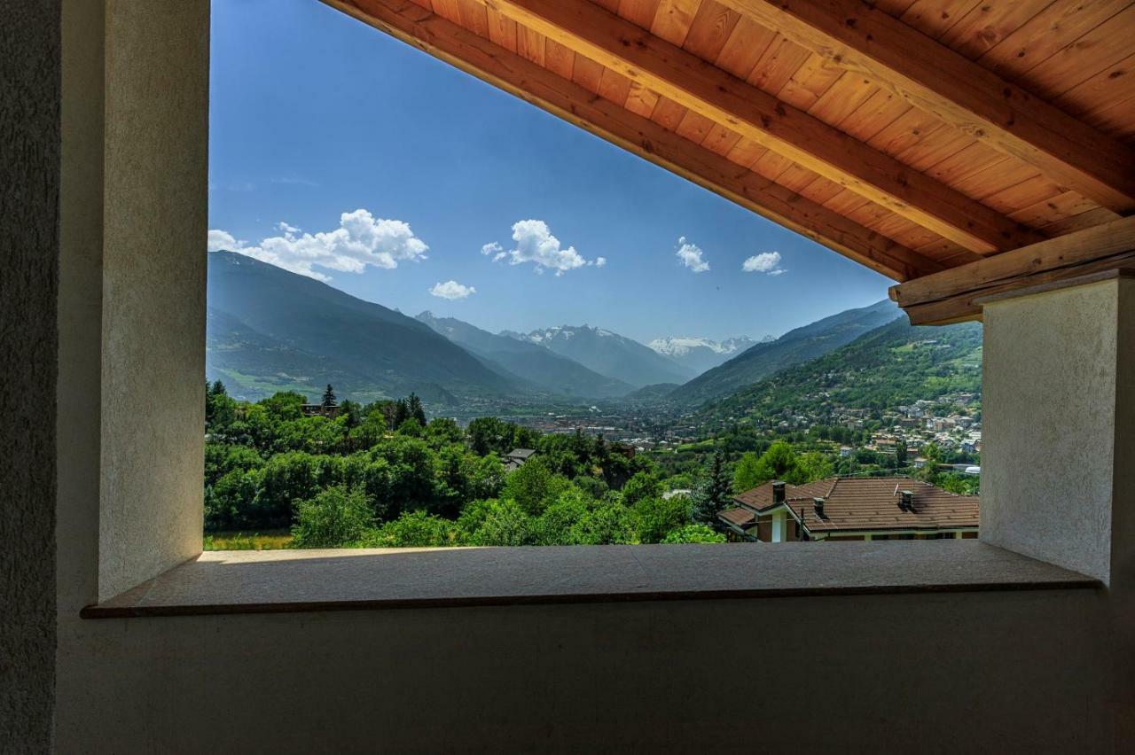 A&G Apartment Aosta - Elegante Casa 100 Mq Su Due Piani Con Wi-Fi-Giardino-Parcheggio Exterior photo